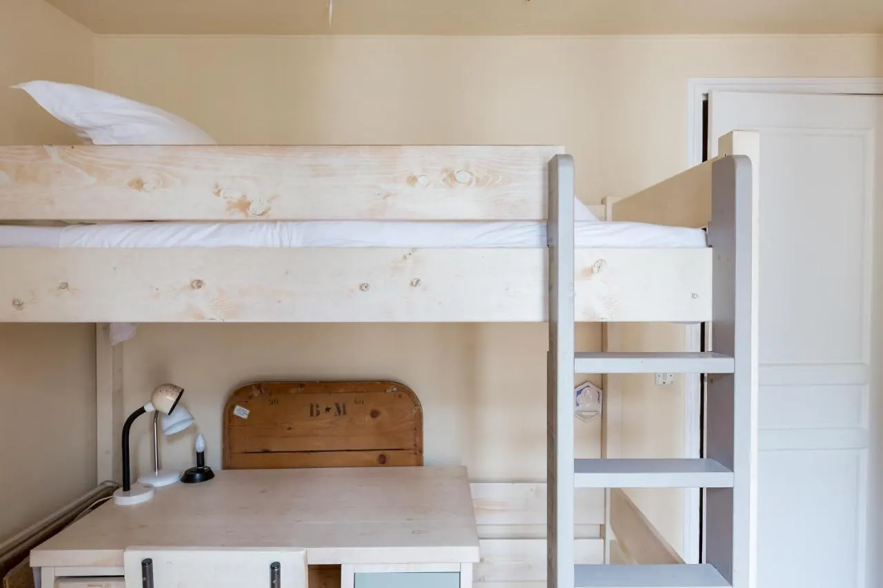 Veeve - Charming Mirabeau Apartment Paris